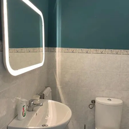 Spaziosa Con Letto Francese E Balcone A 500 Mt Dal Mare
