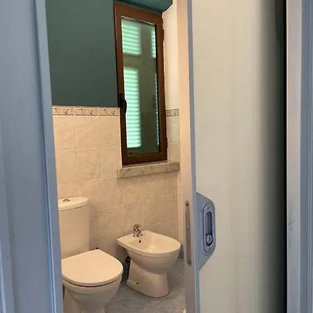 Gasthof Spaziosa Con Letto Francese E Balcone A 500 Mt Dal Mare Marina Di Carrara