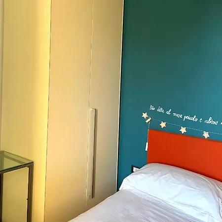 Mistral Holidays - Spaziosa Con Letto Francese E Balcone A 500 Mt Dal Mare 3* Марина-ди-Каррара